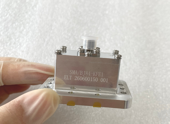 Adattatore da guida d'onda a coassiale con porta guida d'onda WR112 (BJ84）a adattatore femmina SMA Frequenza di lancio finale 6,57 GHz ~ 9,99 GHz